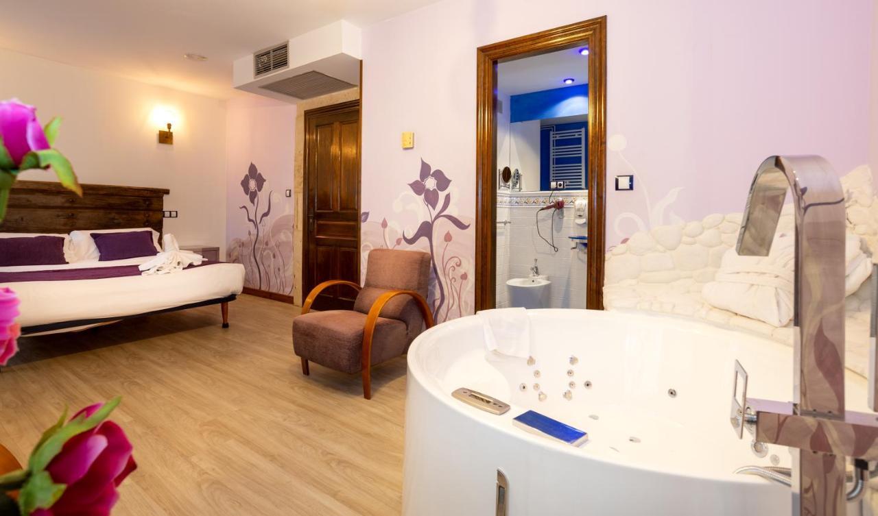 Deluxe Double Room Hydromassage Bath,1345997048:JPEG