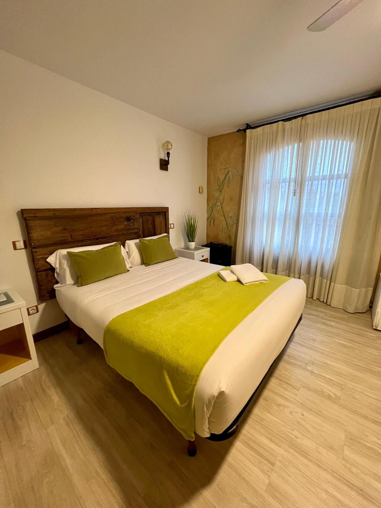 Double Room Hydromassage Bath Balcony,1617467252:JPEG